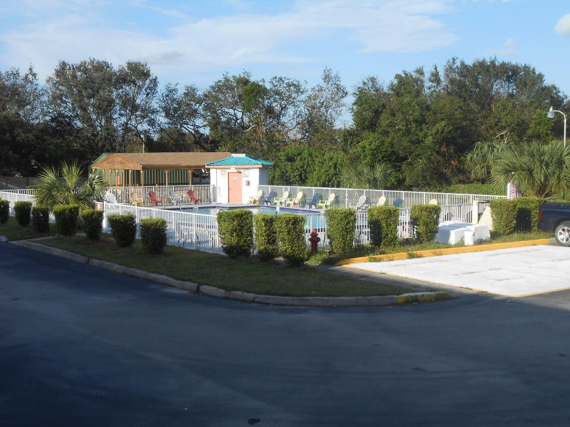 Executive Garden Titusville Hotel Luaran gambar